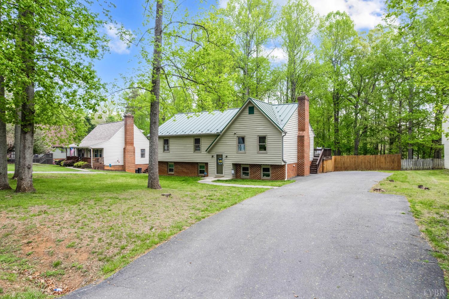 400 Cambridge Drive, Lynchburg, Virginia image 2