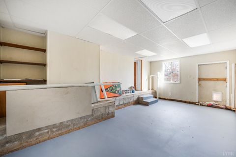 Tiny photo for 102 Dale Avenue, Lynchburg, VA 24502 (MLS # 363424)