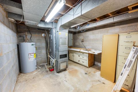 Tiny photo for 102 Dale Avenue, Lynchburg, VA 24502 (MLS # 363424)