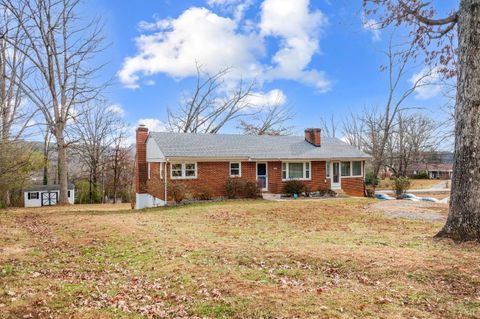 Tiny photo for 102 Dale Avenue, Lynchburg, VA 24502 (MLS # 363424)