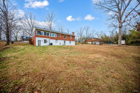 Tiny photo for 102 Dale Avenue, Lynchburg, VA 24502 (MLS # 363424)
