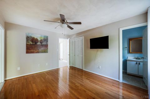 Tiny photo for 404 Heather Lane, Huddleston, VA 24104 (MLS # 364020)