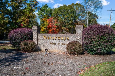 Tiny photo for 404 Heather Lane, Huddleston, VA 24104 (MLS # 364020)