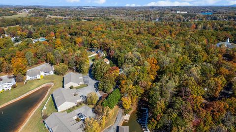 Tiny photo for 404 Heather Lane, Huddleston, VA 24104 (MLS # 364020)