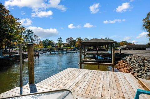 Tiny photo for 404 Heather Lane, Huddleston, VA 24104 (MLS # 364020)