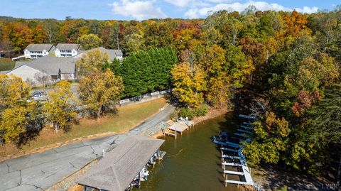 Tiny photo for 404 Heather Lane, Huddleston, VA 24104 (MLS # 364020)