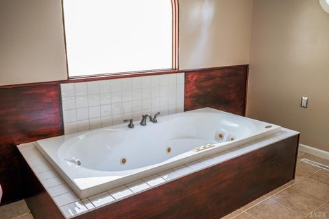 Tiny photo for 404 Heather Lane, Huddleston, VA 24104 (MLS # 364020)