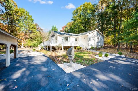 Tiny photo for 404 Heather Lane, Huddleston, VA 24104 (MLS # 364020)