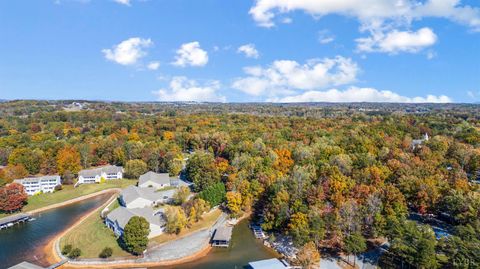 Tiny photo for 404 Heather Lane, Huddleston, VA 24104 (MLS # 364020)