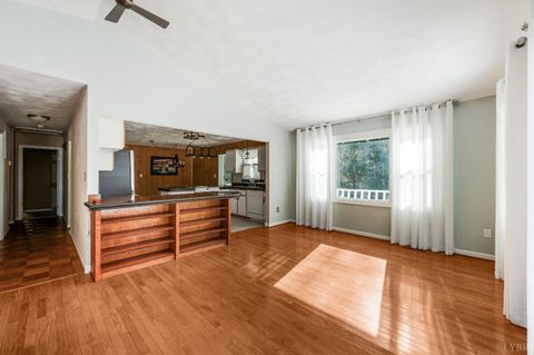 Tiny photo for 404 Heather Lane, Huddleston, VA 24104 (MLS # 364020)