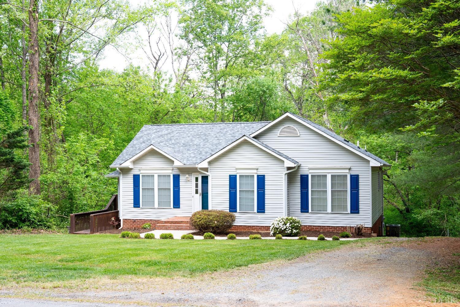 309 Jefferson Woods Drive, Forest, Virginia image 2
