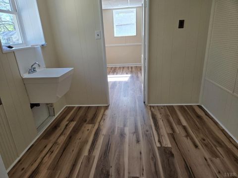 Tiny photo for 1305 Lee Drive Dr, Farmville, VA 23901 (MLS # 361969)