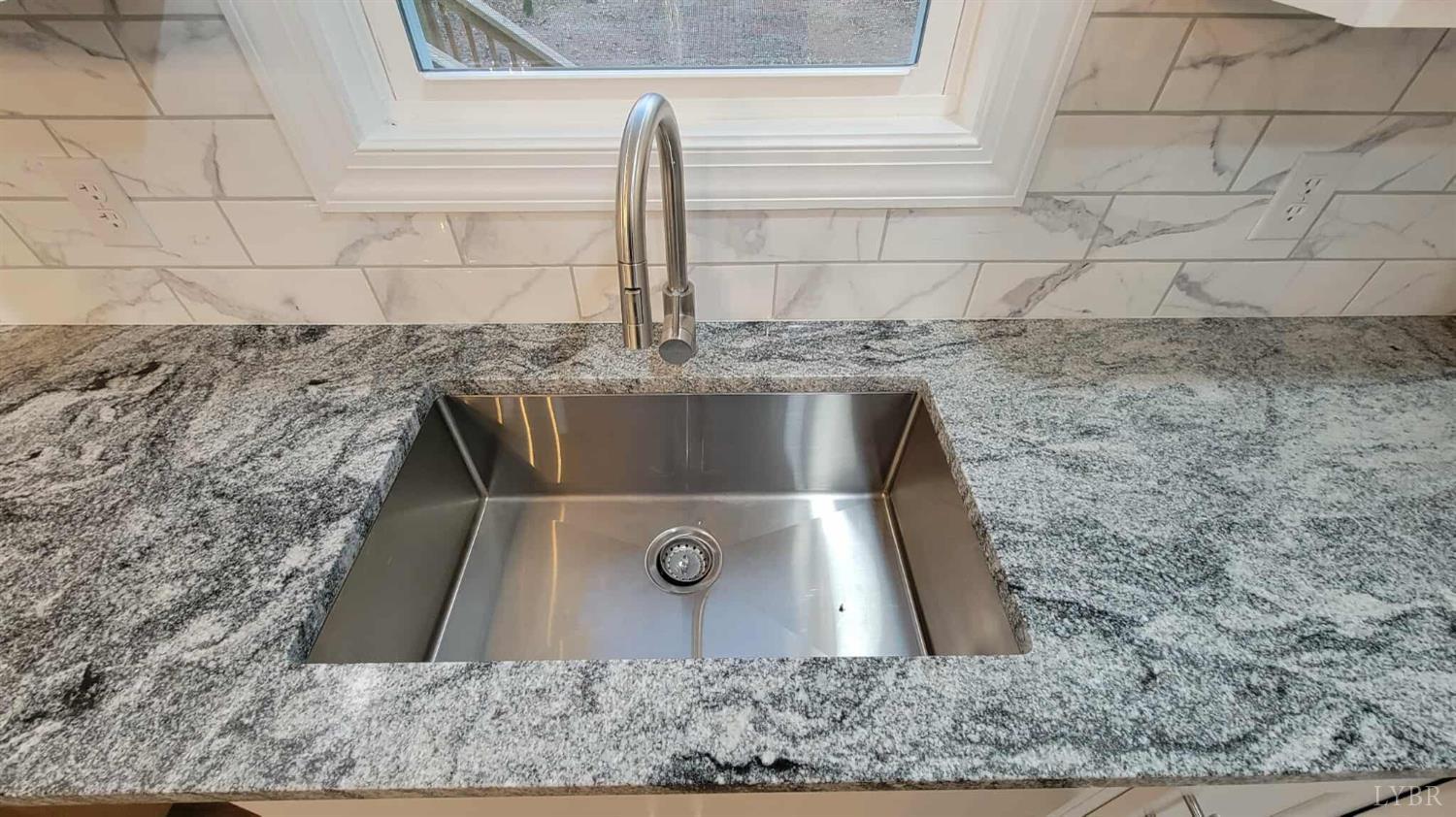 Madison Heights, Virginia 24572, United States, 3 Bedrooms Bedrooms, ,2 BathroomsBathrooms,Residential,Active,242543