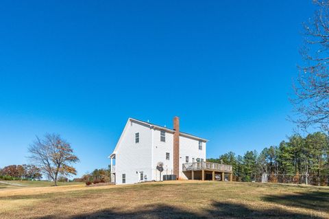 Tiny photo for 1950 Dundee Road, Huddleston, VA 24104 (MLS # 363180)