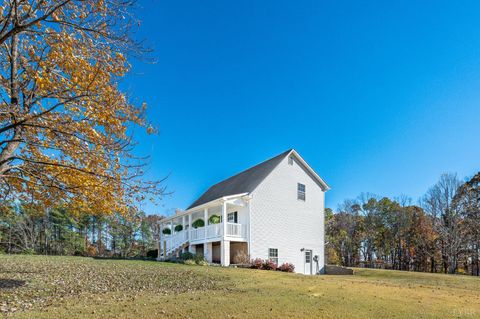 Tiny photo for 1950 Dundee Road, Huddleston, VA 24104 (MLS # 363180)