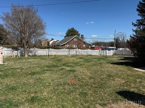 Tiny photo for 153 Ridge Street, Madison Heights, VA 24572 (MLS # 364924)