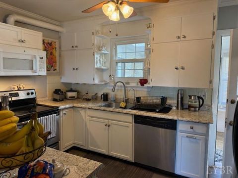 Tiny photo for 153 Ridge Street, Madison Heights, VA 24572 (MLS # 364924)