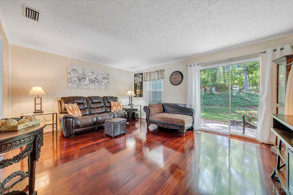 18 Jefferson Village Drive, Forest, Virginia image 4