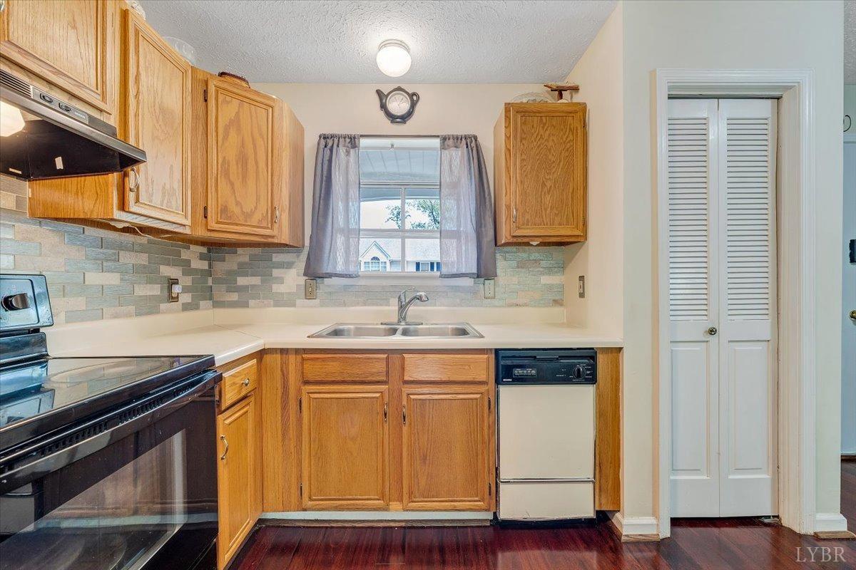 18 Jefferson Village Drive, Forest, Virginia image 9