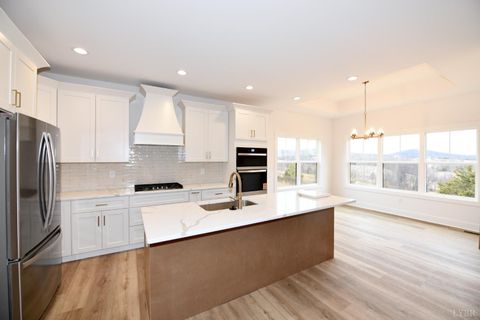 Tiny photo for 1540 Wells Road, Bedford, VA 24523 (MLS # 364184)