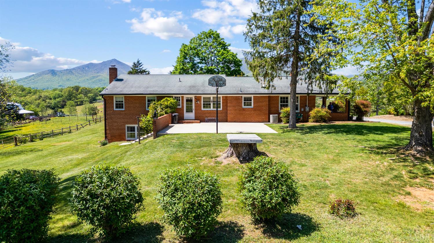 1129 Croft Lane, Bedford, Virginia image 2