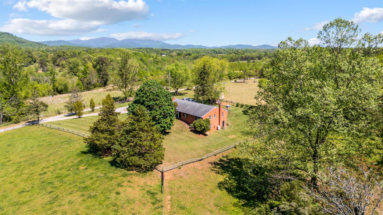 1129 Croft Lane, Bedford, Virginia image 9