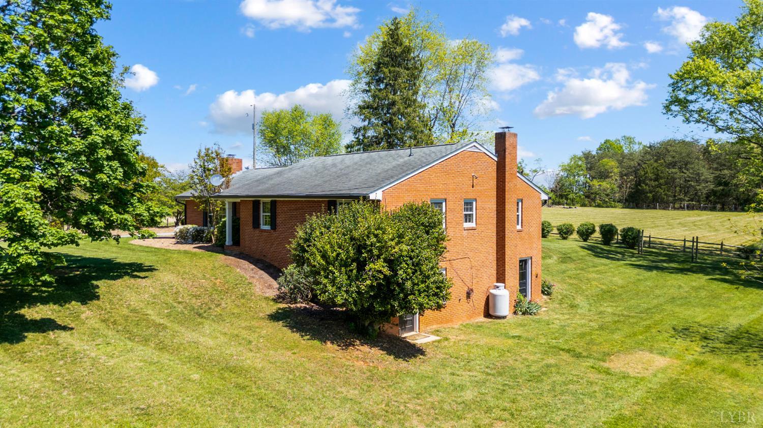 1129 Croft Lane, Bedford, Virginia image 4