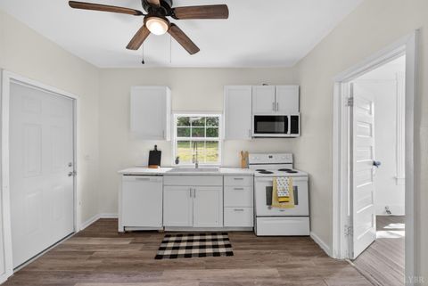 Tiny photo for 818 Pierce St. St, Lynchburg, VA 24504 (MLS # 366197)
