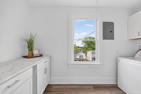 Tiny photo for 818 Pierce St. St, Lynchburg, VA 24504 (MLS # 366197)