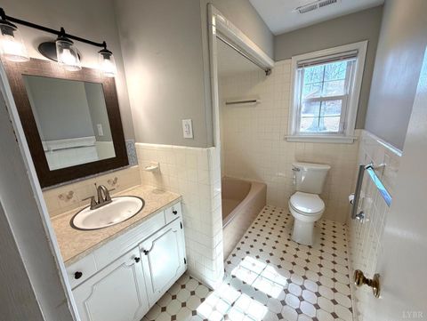 Tiny photo for 205 Woodrow Avenue, Monroe, VA 24574 (MLS # 365160)