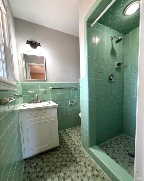 Tiny photo for 205 Woodrow Avenue, Monroe, VA 24574 (MLS # 365160)