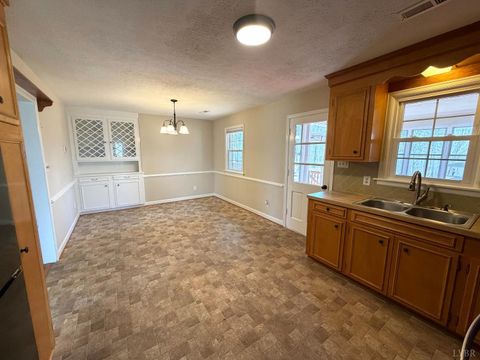 Tiny photo for 205 Woodrow Avenue, Monroe, VA 24574 (MLS # 365160)