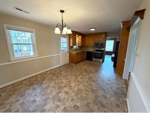 Tiny photo for 205 Woodrow Avenue, Monroe, VA 24574 (MLS # 365160)