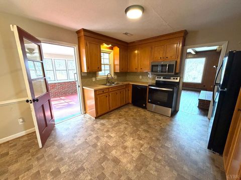 Tiny photo for 205 Woodrow Avenue, Monroe, VA 24574 (MLS # 365160)