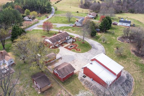 Tiny photo for 1128 Snead Circle, Bedford, VA 24523 (MLS # 365422)