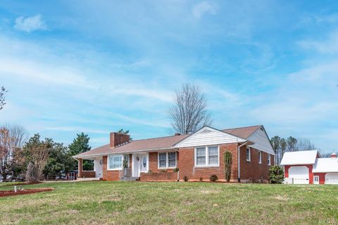 Tiny photo for 1128 Snead Circle, Bedford, VA 24523 (MLS # 365422)