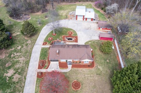 Tiny photo for 1128 Snead Circle, Bedford, VA 24523 (MLS # 365422)