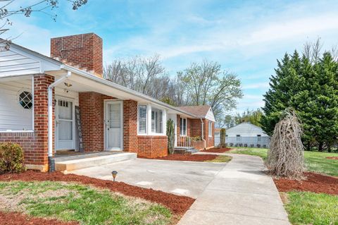 Tiny photo for 1128 Snead Circle, Bedford, VA 24523 (MLS # 365422)