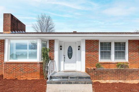 Tiny photo for 1128 Snead Circle, Bedford, VA 24523 (MLS # 365422)