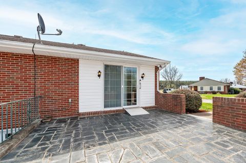 Tiny photo for 1128 Snead Circle, Bedford, VA 24523 (MLS # 365422)