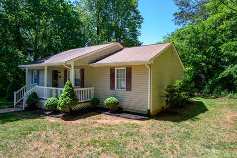 Tiny photo for 186 Sunrise Street, Appomattox, VA 24522 (MLS # 365070)