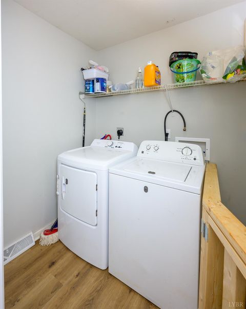 Tiny photo for 186 Sunrise Street, Appomattox, VA 24522 (MLS # 365070)