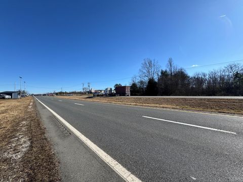 Tiny photo for 7105 Richmond Highway, Appomattox, VA 24522 (MLS # 363734)