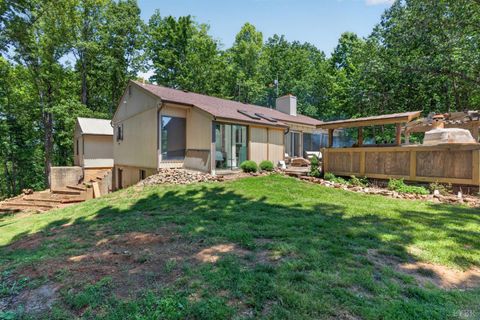 Tiny photo for 3088 Oxford Furnace Road, Lynchburg, VA 24504 (MLS # 366770)