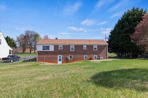 Tiny photo for 134 Hunt Club Dr Dr, Madison Heights, VA 24572 (MLS # 365310)
