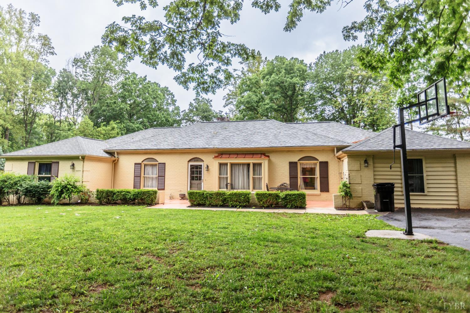 218 Walton Drive, Appomattox, Virginia image 2