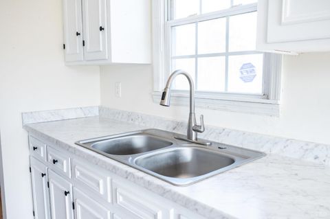 Tiny photo for 1114 Golden Leaf Road, Nathalie, VA 24577 (MLS # 363664)