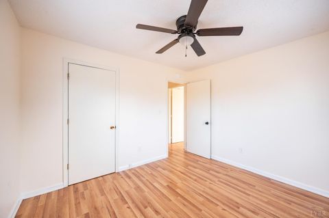 Tiny photo for 1114 Golden Leaf Road, Nathalie, VA 24577 (MLS # 363664)