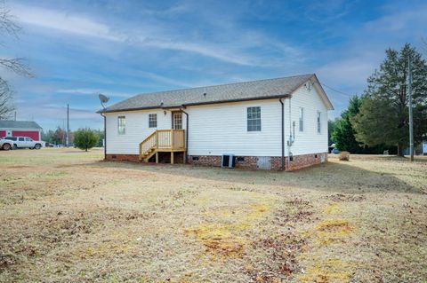 Tiny photo for 1114 Golden Leaf Road, Nathalie, VA 24577 (MLS # 363664)