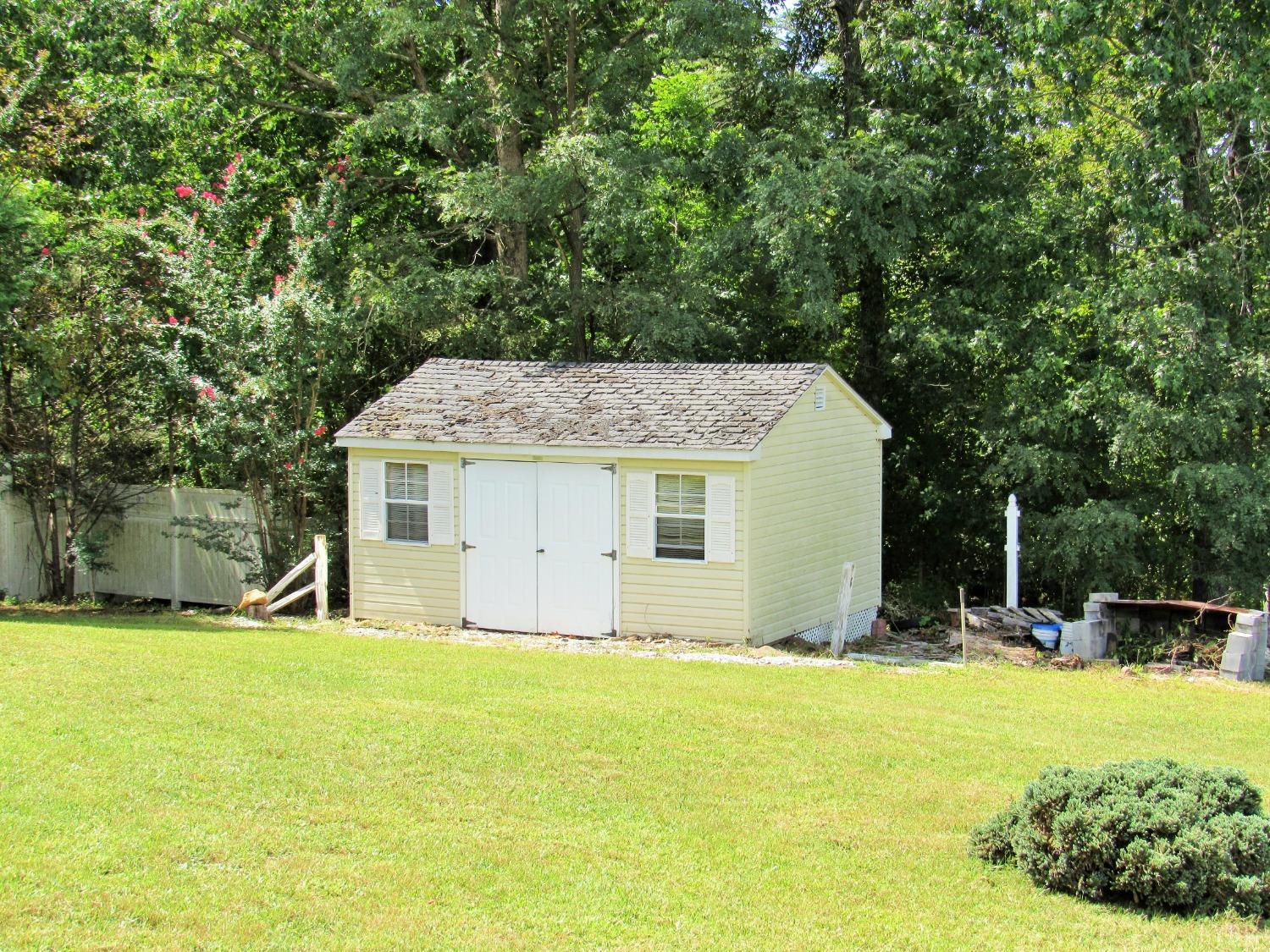 363 Village Road, Shipman, Virginia image 17